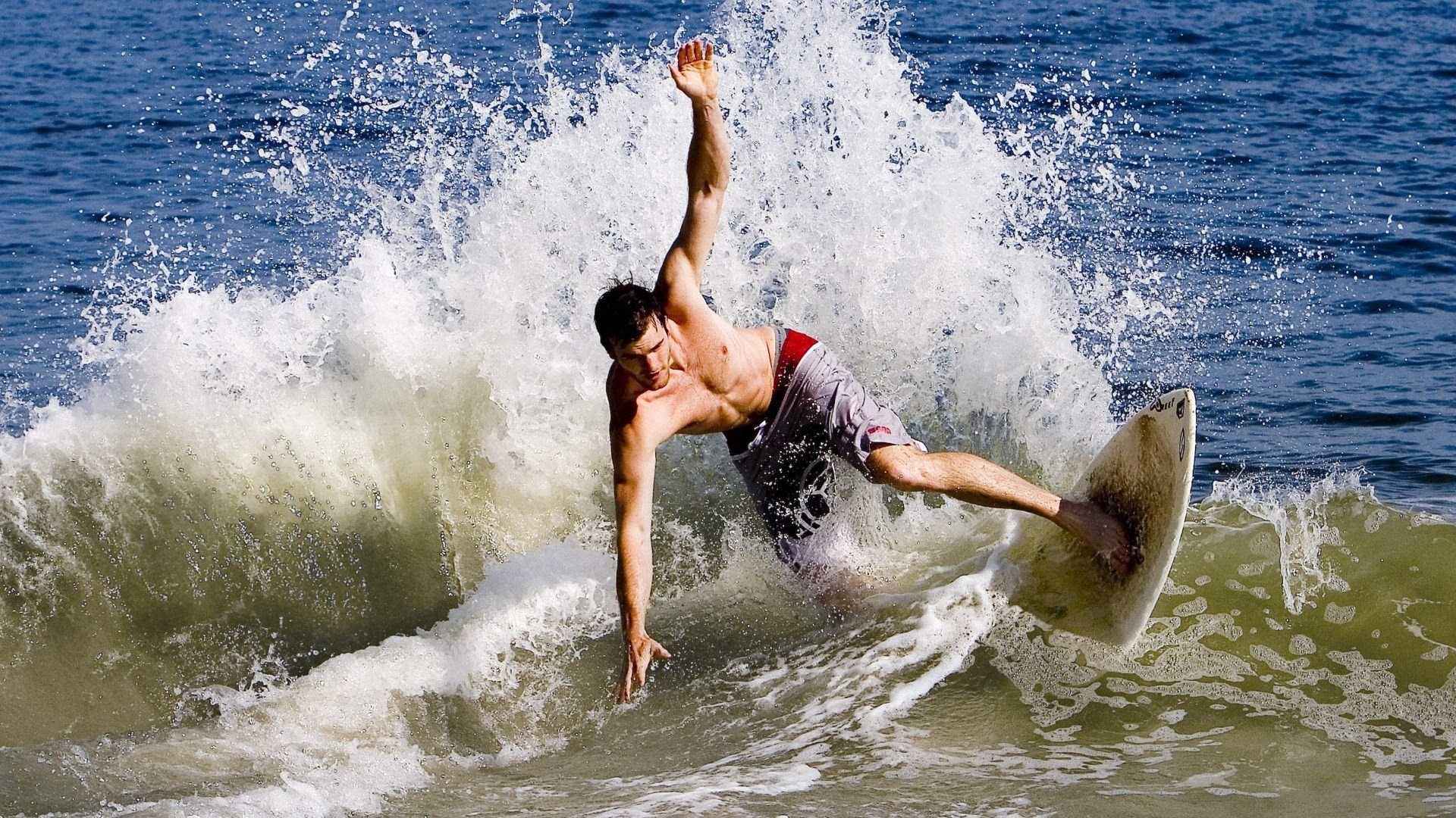 仰泳赛道中立代表队A选手节奏精准，仰泳 2017